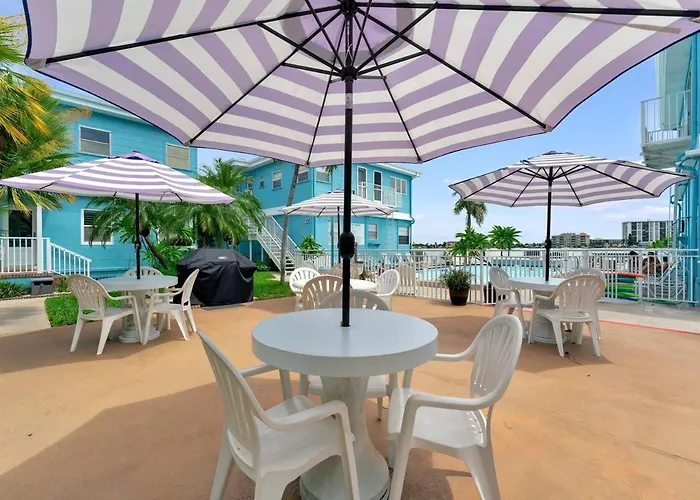 The Seashell With Private Balcony And Walk To * Clearwater Beach