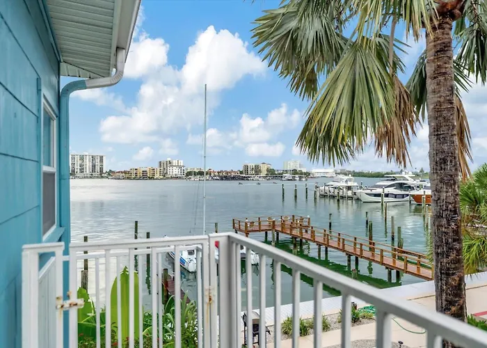 Ferienhaus The Seashell With Private Balcony And Walk To Clearwater Beach
