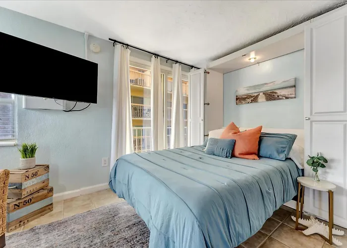 Ferienhaus The Seashell With Private Balcony And Walk To Clearwater Beach